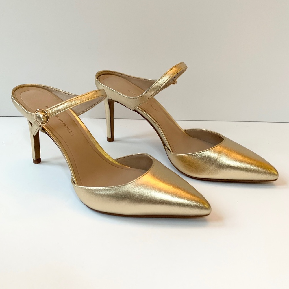 Banana Republic slip on pumps